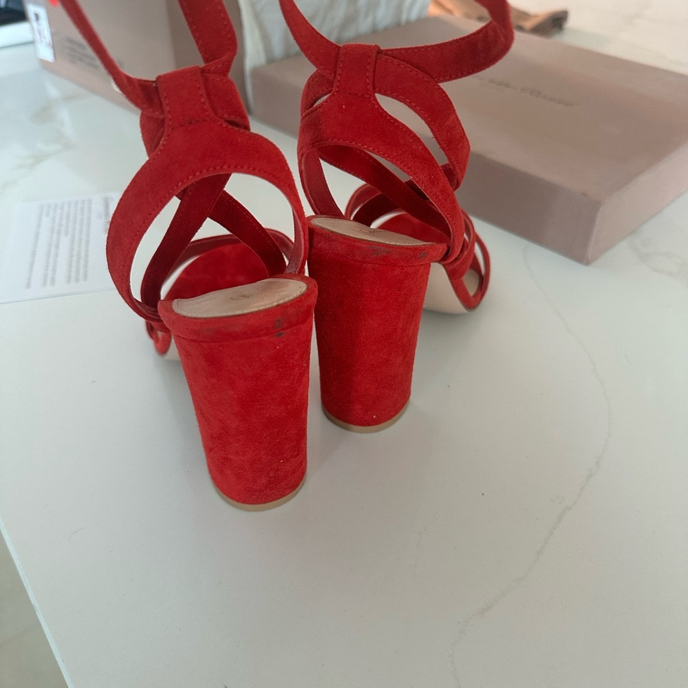 Gianvito Rossi Red Heels Elegant and Chic - Picture 4 of 7